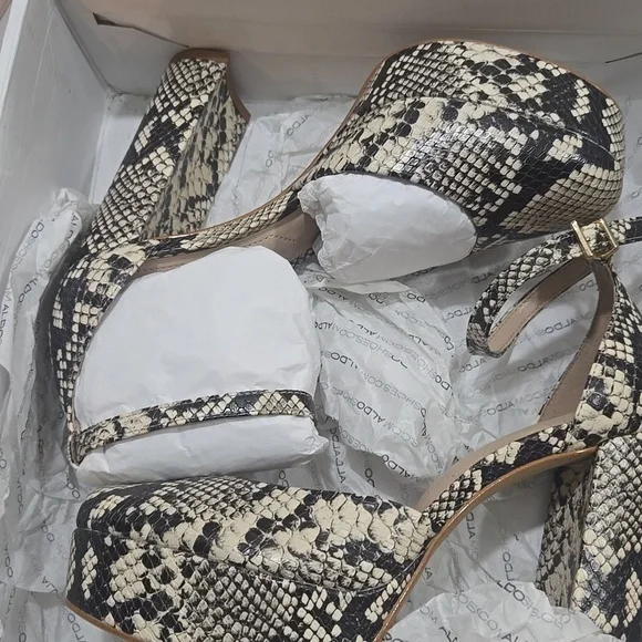 Elegant IGINLA Aldo Snakeskin Platform Heels - Picture 2 of 6